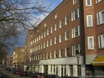 De gevel aan de Ruysdaelkade met rechts brug 406.
<br/>
Gert-Jan Lobbes, 2016